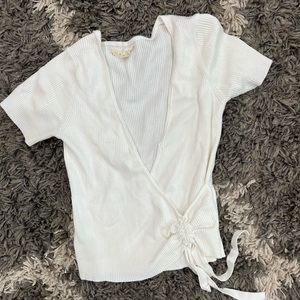 Super cute Pacsun ribbed white shirt! Ties at the hip!